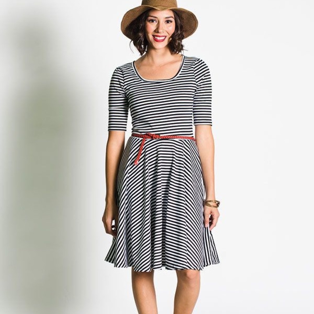 Lularoe Nicole b&w striped dress